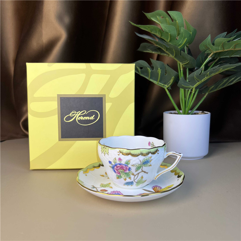 Coffee Tea Gift Basket - Cesta De Flores Copo De Café