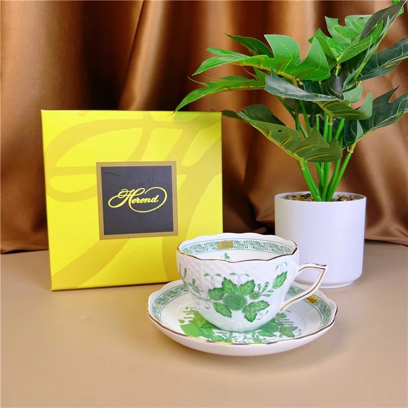 Conjunto de Xícara e Pires de  - Coffee Tea Gift Basket avaliação e preço